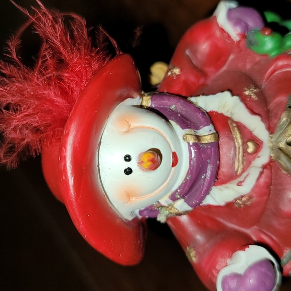 Snowman Lady with Red Hat - Picture 6 of 8